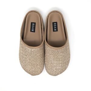 ROAM Raffia Clog